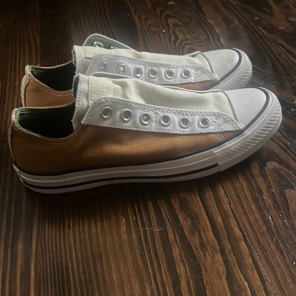 Converse All Star slip on. Never worn. Unisex. Mustard Brown, Creme and White - Picture 3 of 4